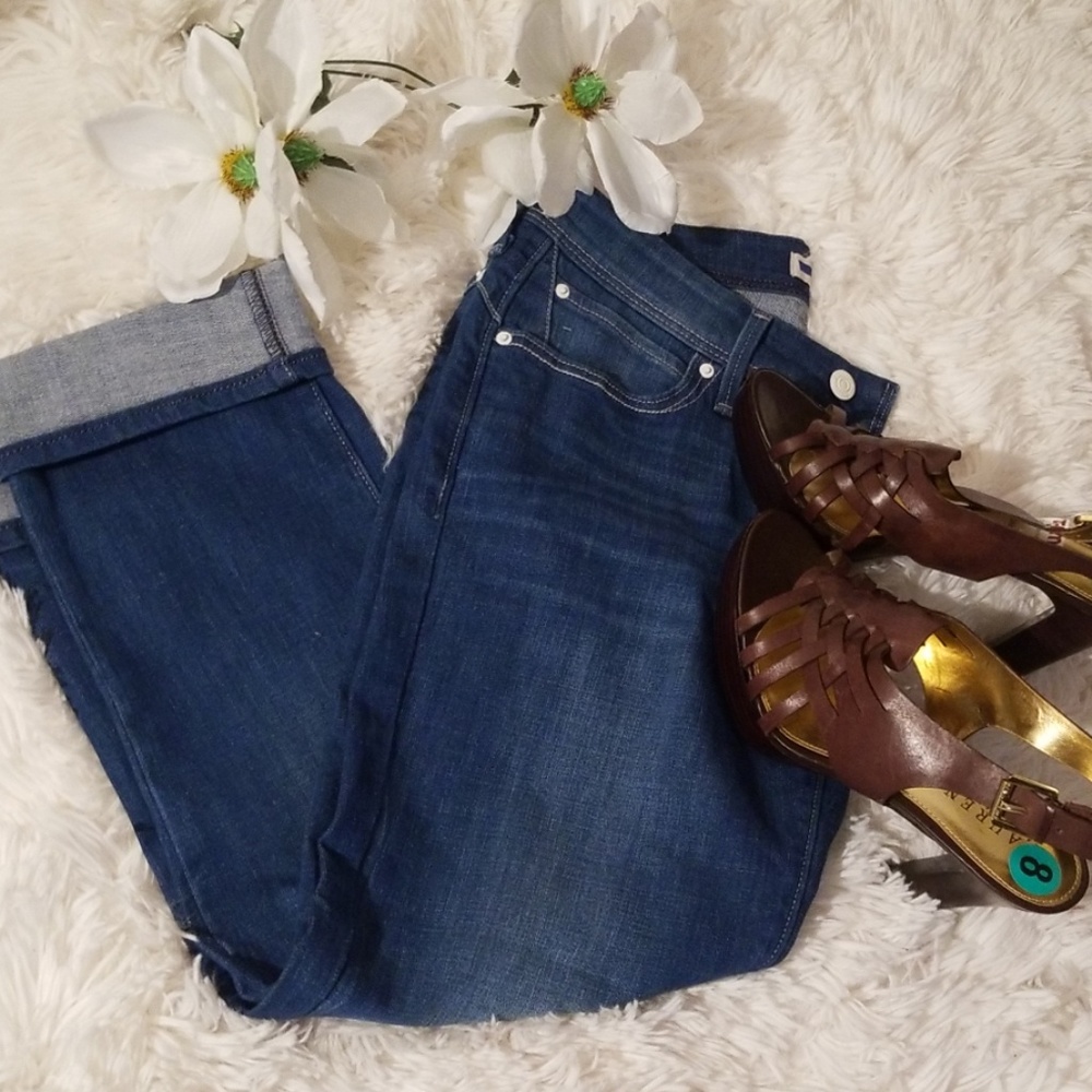 💖NWOT LEVI CAPRIS💖